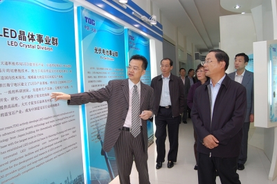 2011年，國(guó)家商務(wù)部副部長(zhǎng)蔣耀平視察天通