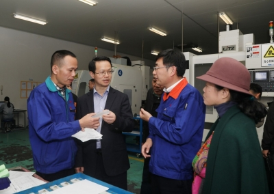 2018年11月28日，浙江省總工會副主席徐前一行天通考察構(gòu)建勞動關系和諧企業(yè)復評工作